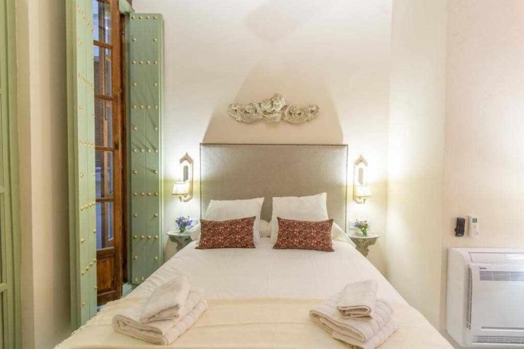 Juderia De Sevilla I Luxury Apartments Bagian luar foto